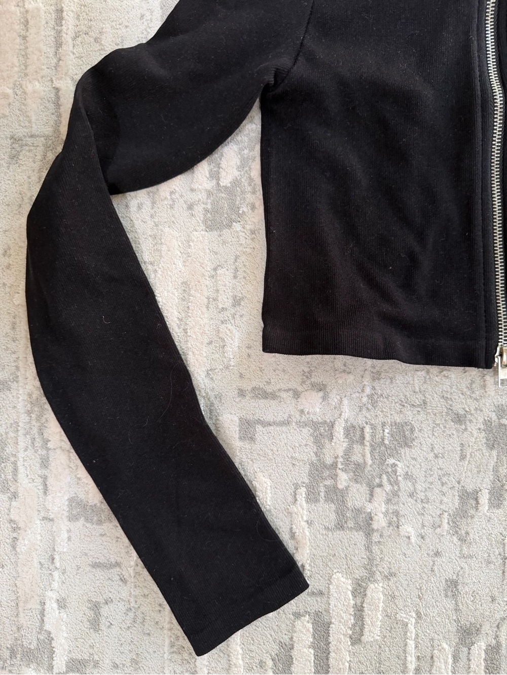 Black Zip-Front Crop ribbed shirt - Women - Picture 2 of 9